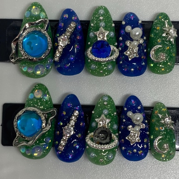 Planet ATLien Blues Handmade Press On Nail Set - Picture 2 of 16